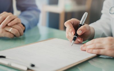 Quando si configura la violazione del consenso informato da parte del sanitario? 